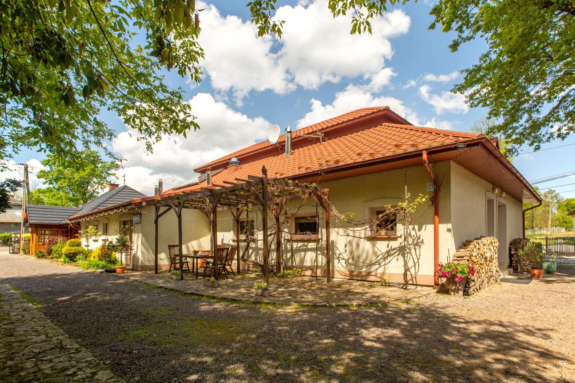 Noclegi Pod Debem U Jakuba Niepolomice Exterior photo